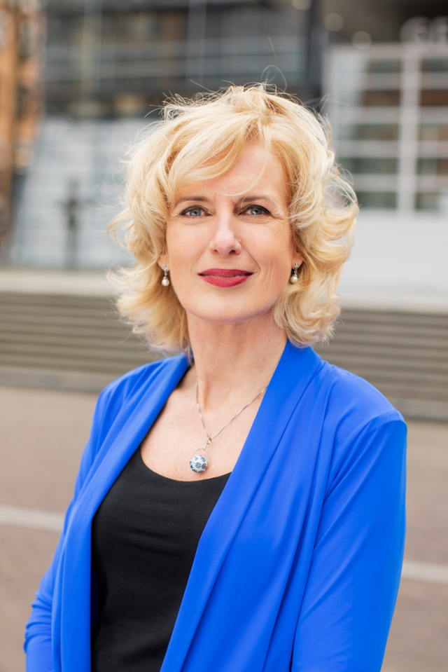 Mr. P.E.M. Messer-Dinnissen