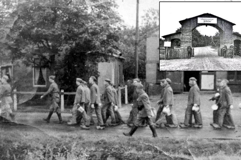 Gevangenen en bewakers in Kamp Erica met toegangspoort in inzet